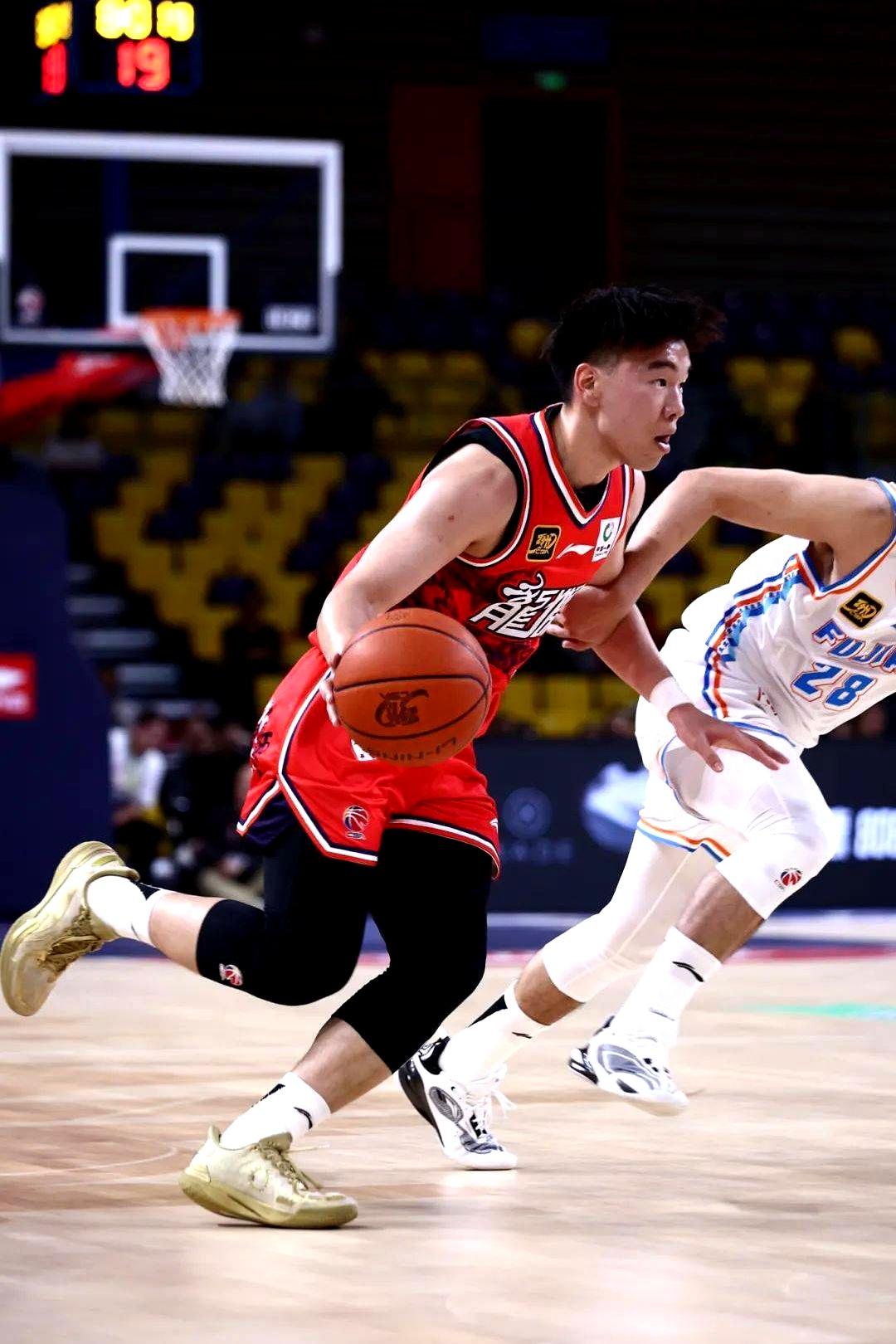 关于广州队发布备战花絮，关键时刻完成体检，欧篮联任务艰巨，年轻球员得到机会的信息-开云官方入口