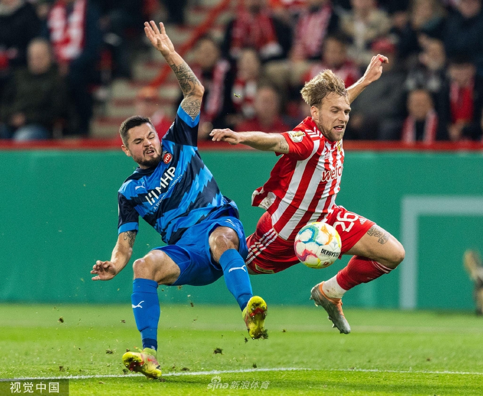 包含国际比赛日体能课后，巴塞罗那主帅复盘备战德国杯，态度坚定，更衣室氛围转暖的词条