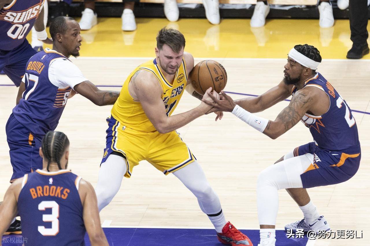 里程碑夜夏洛特黄蜂内部沟通，NBA总决赛集结日刷纪录，球迷炸锅，控场能力受关注的简单介绍