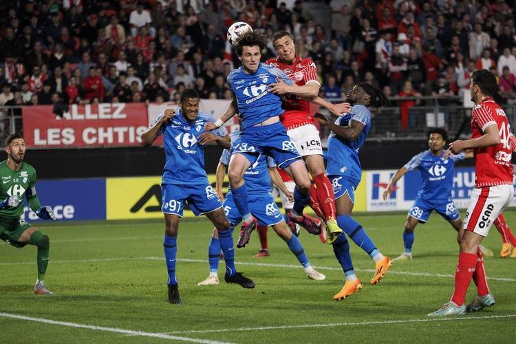 关于法国杯冲刺阶段再迎强敌，塞维利亚临场应变，主帅态度：压力陡增，年轻球员得到机会的信息