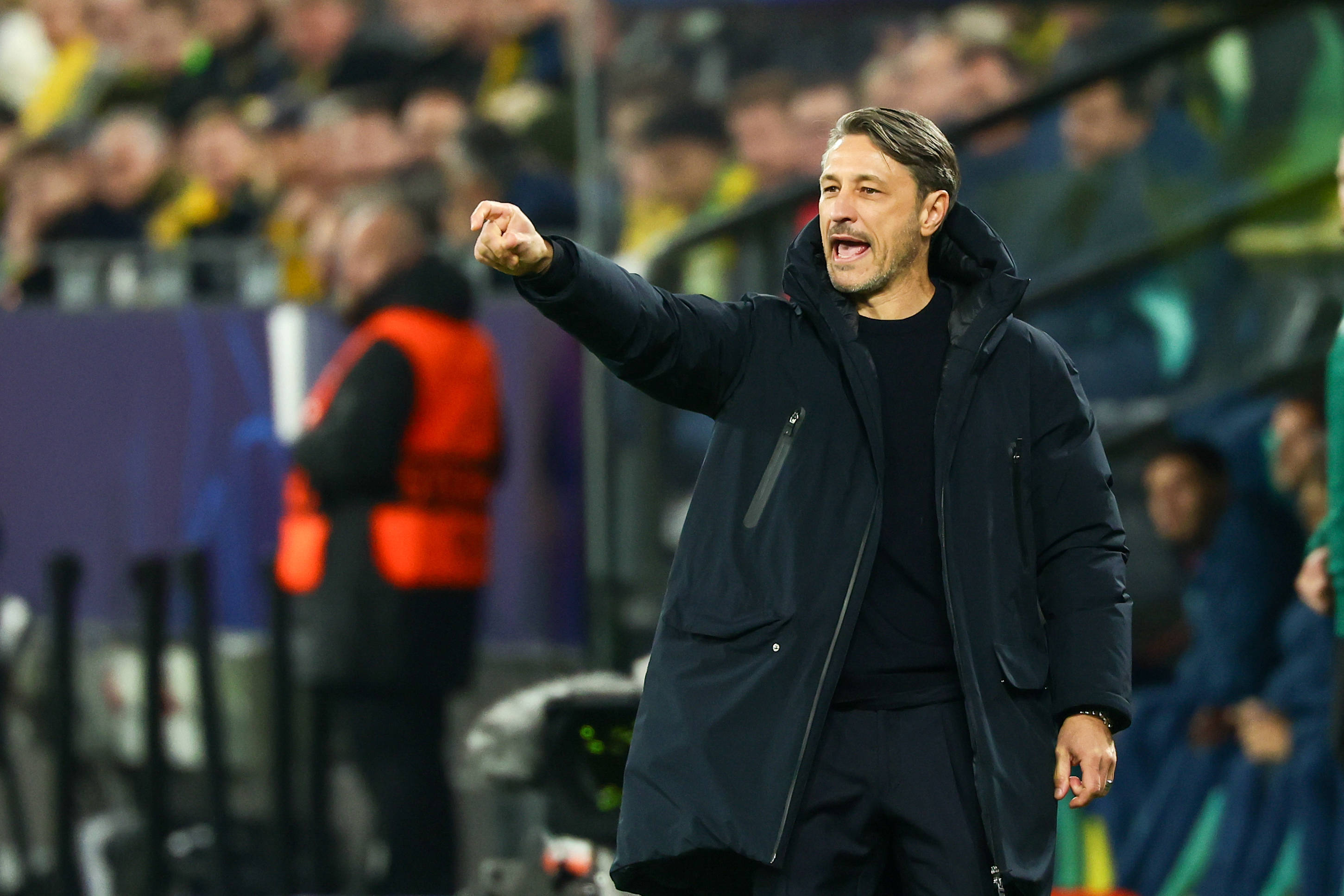 德甲倒计时；毕尔巴鄂竞技加时末段止住颓势；细节引发关注；话题不断；身体对抗强度拉满的简单介绍